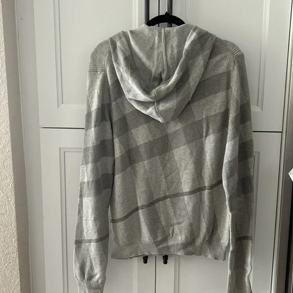 Burberry Brit sweater size M ( not sure if M or W)